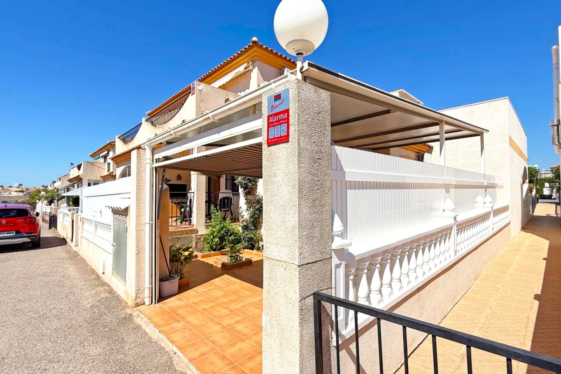 Reventa - Adosado -
Orihuela Costa - Playa Flamenca