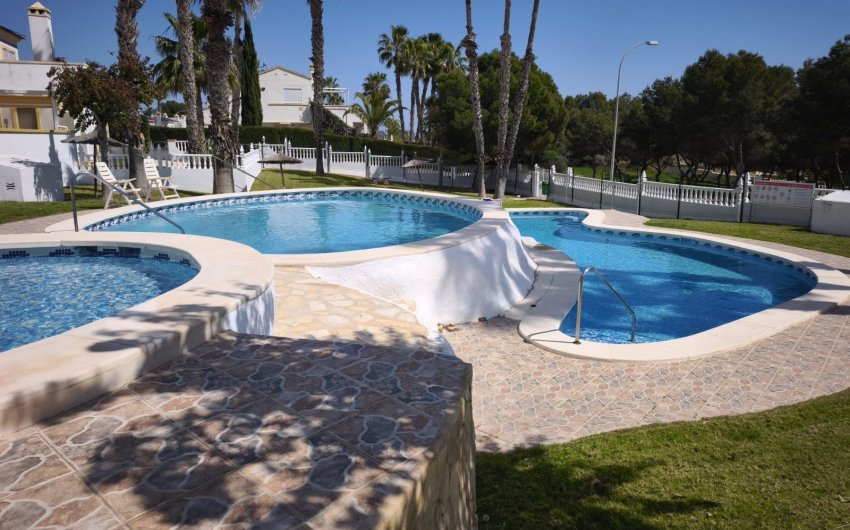 Reventa - Adosado -
Orihuela Costa - Villamartín