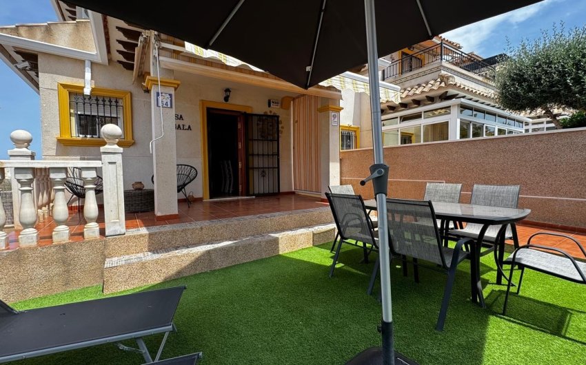 Reventa - Adosado -
Orihuela Costa - Villamartín