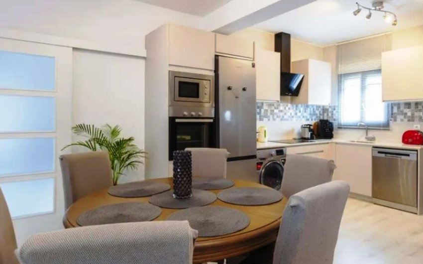 Reventa - Adosado -
Pedreguer