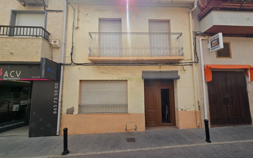 Reventa - Adosado -
Salinas