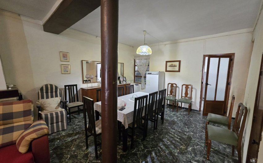 Reventa - Adosado -
Salinas