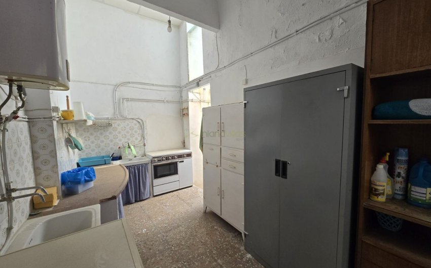 Reventa - Adosado -
Salinas