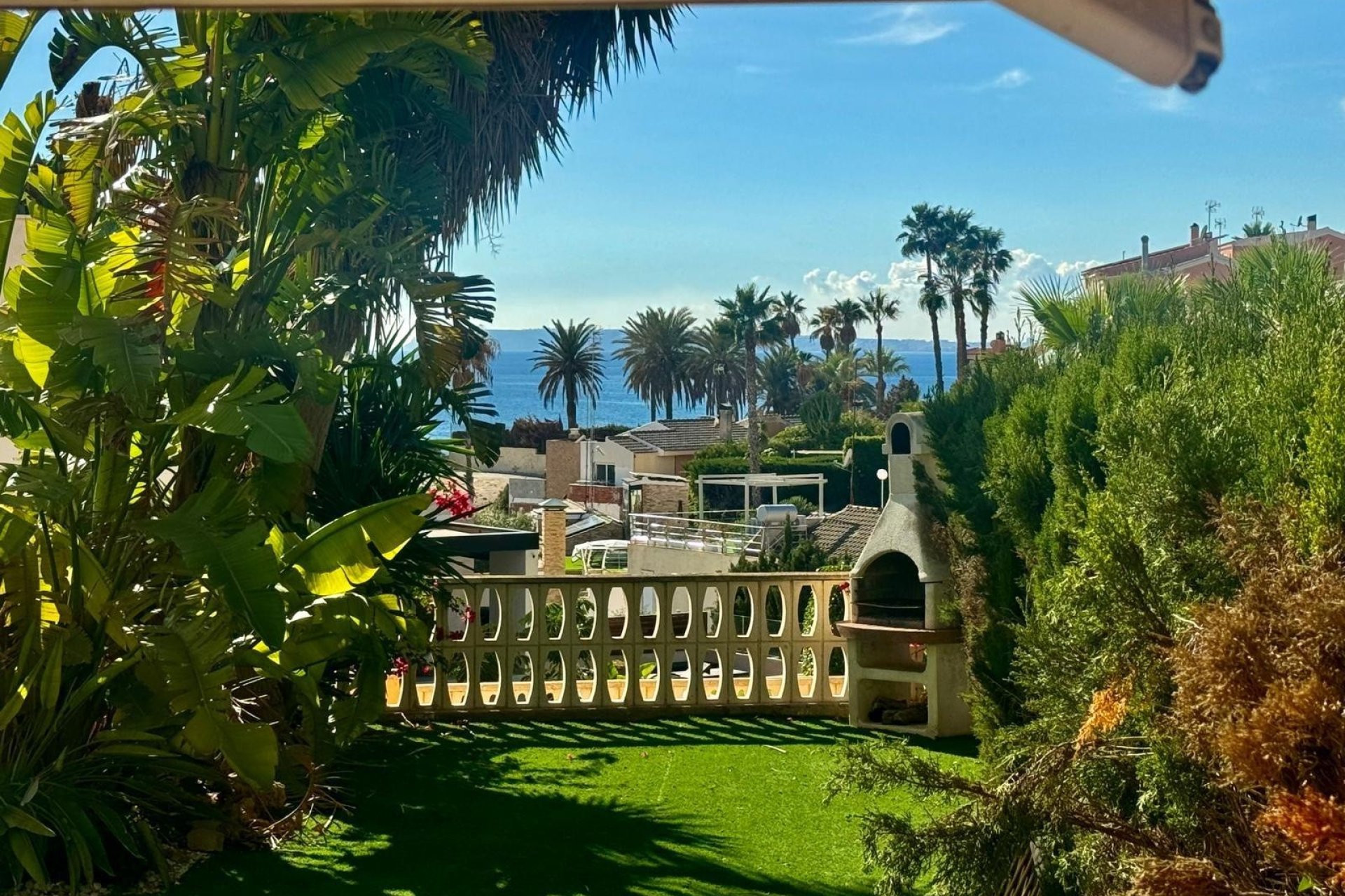Reventa - Adosado -
San Juan Playa - Cabo de las huertas