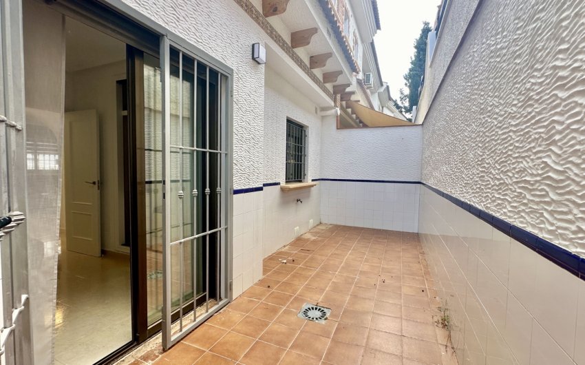 Reventa - Adosado -
San Miguel de Salinas