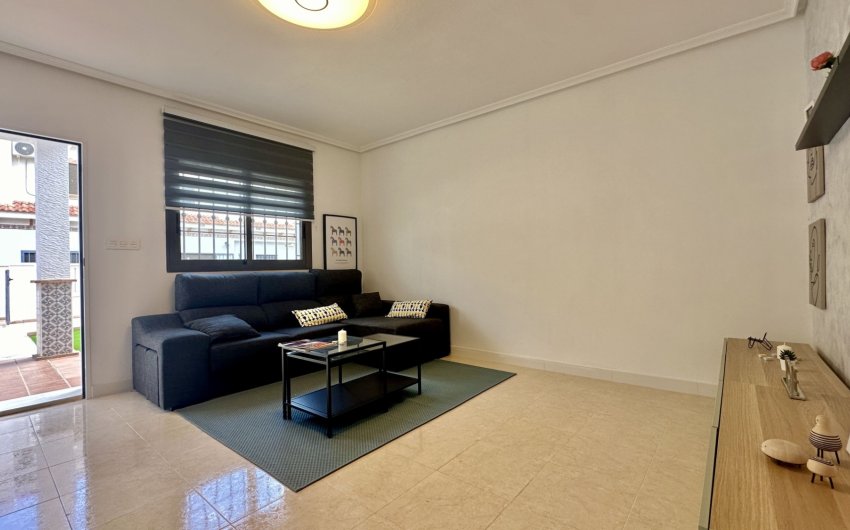 Reventa - Adosado -
San Miguel de Salinas