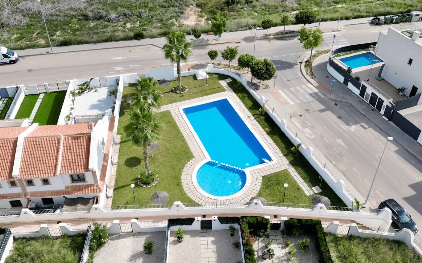 Reventa - Adosado -
San Miguel de Salinas