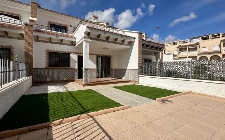 Reventa - Adosado -
San Miguel de Salinas