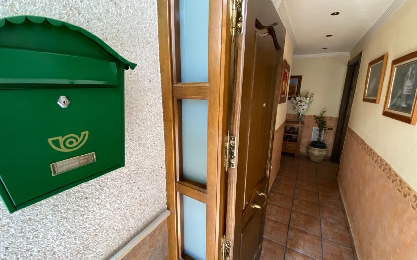 Reventa - Adosado -
Sax