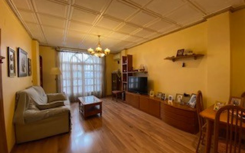 Reventa - Adosado -
Sax