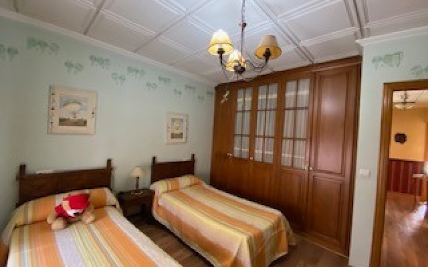 Reventa - Adosado -
Sax