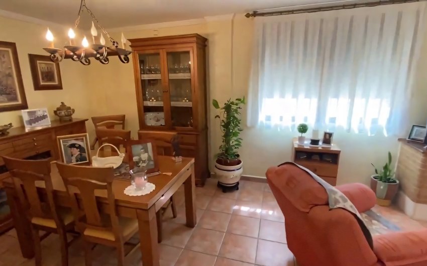 Reventa - Adosado -
Sax