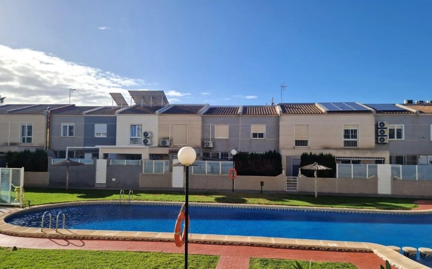Reventa - Adosado -
Torrevieja - Aguas Nuevas