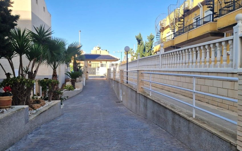 Reventa - Adosado -
Torrevieja - Aguas Nuevas