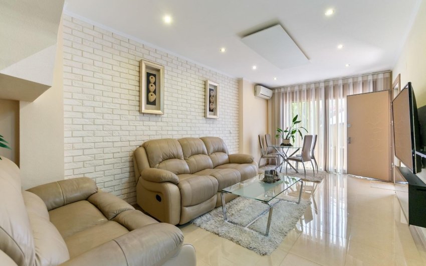 Reventa - Adosado -
Torrevieja - Aguas Nuevas