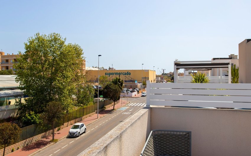 Reventa - Adosado -
Torrevieja - Aguas Nuevas