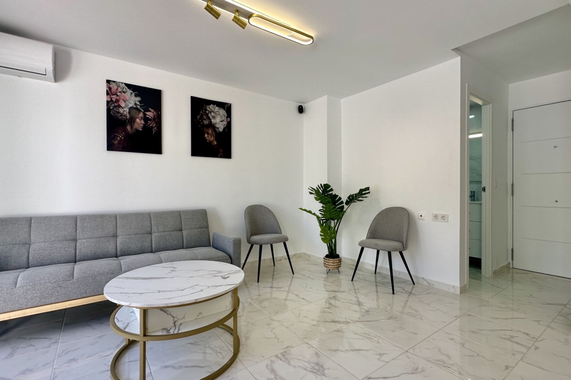 Reventa - Adosado -
Torrevieja - Los Balcones