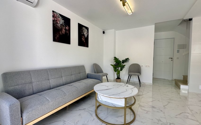 Reventa - Adosado -
Torrevieja - Los Balcones