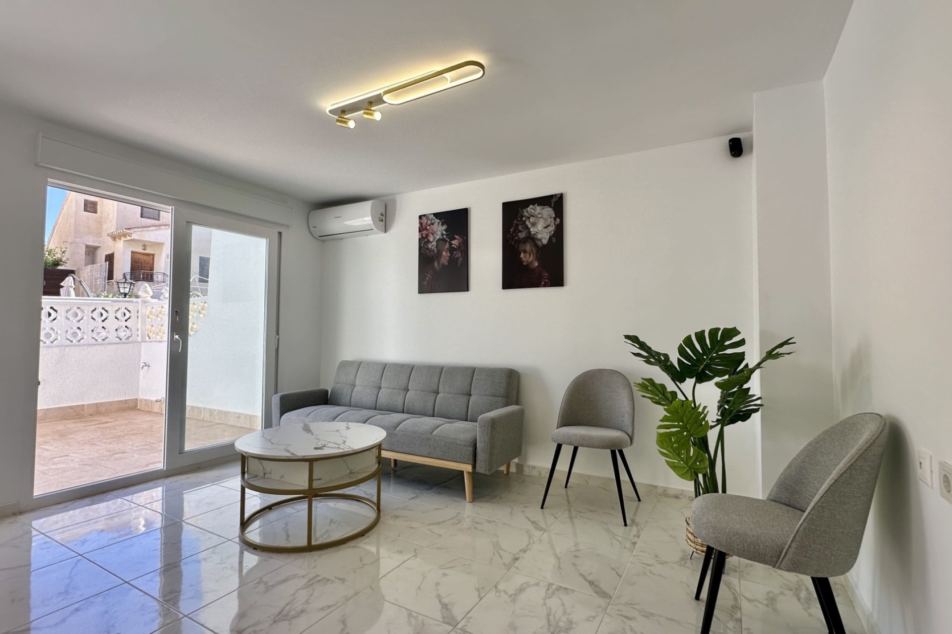 Reventa - Adosado -
Torrevieja - Los Balcones