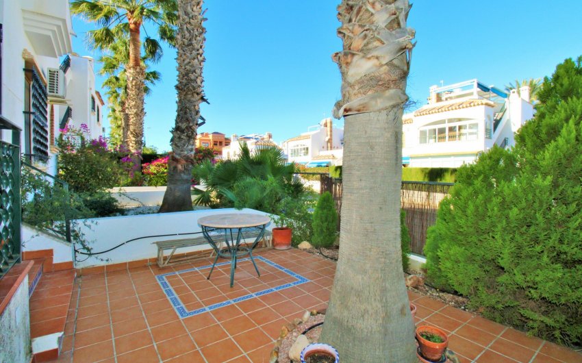 Reventa - Adosado -
Villamartín - PAU 8