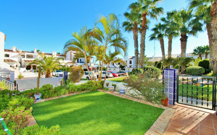 Reventa - Adosado -
Villamartín - PAU 8