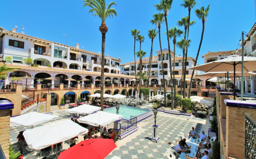 Reventa - Adosado -
Villamartín - PAU 8