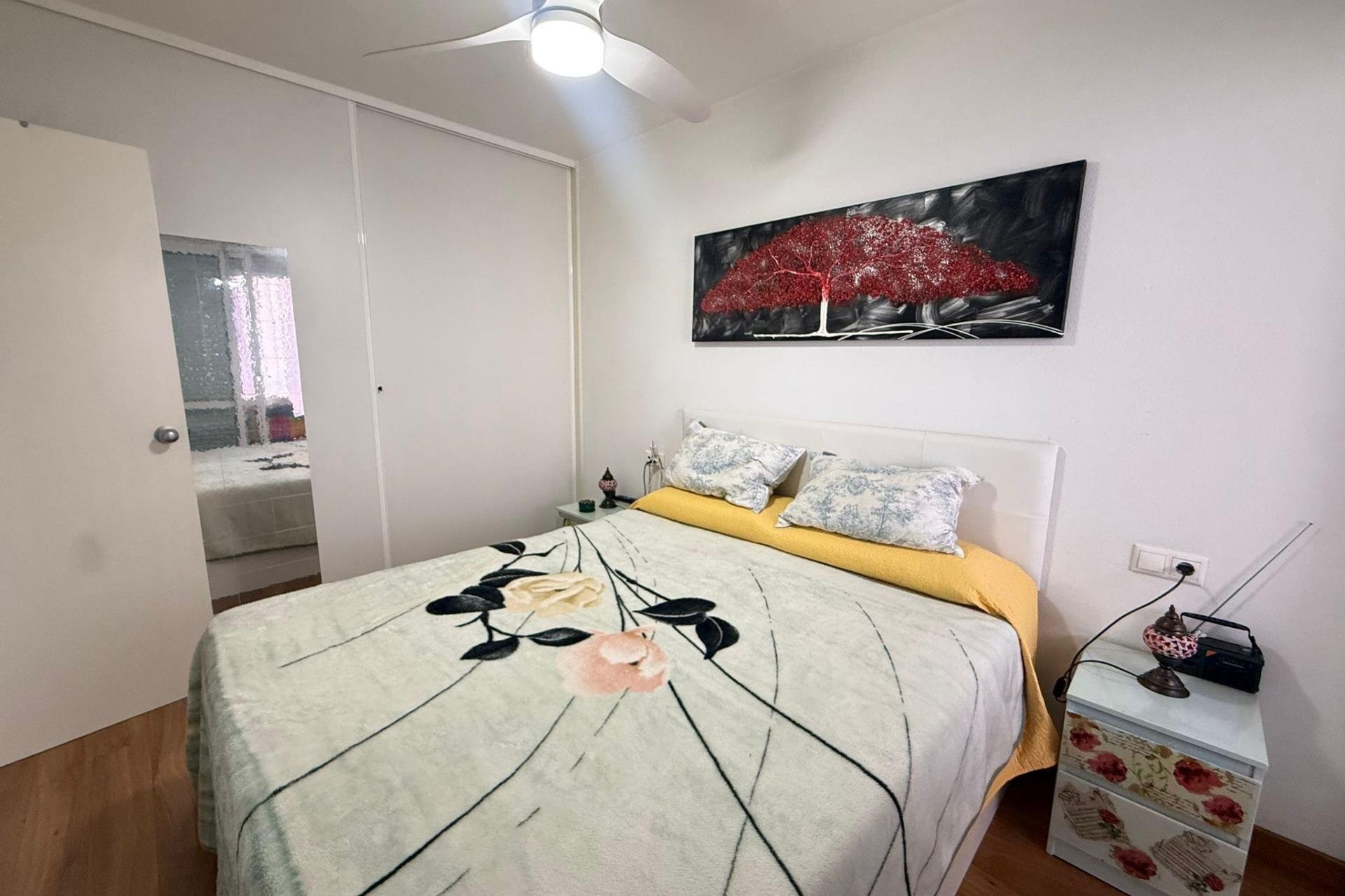 Reventa - Apartamento -
Guardamar del Segura - Puerto Deportivo