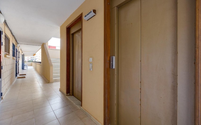 Reventa - Apartamento -
Torrevieja - Cabo Cervera