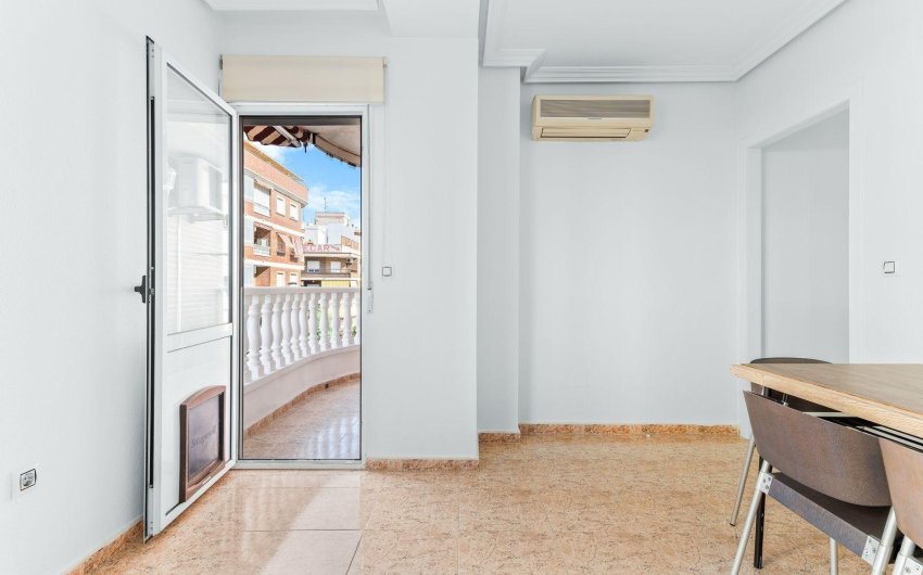 Reventa - Apartamento -
Torrevieja - Centro