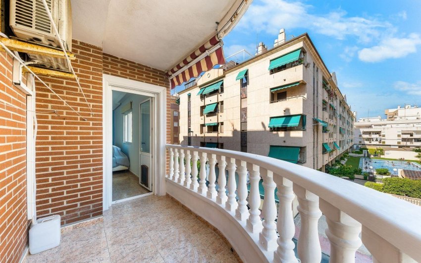 Reventa - Apartamento -
Torrevieja - Centro
