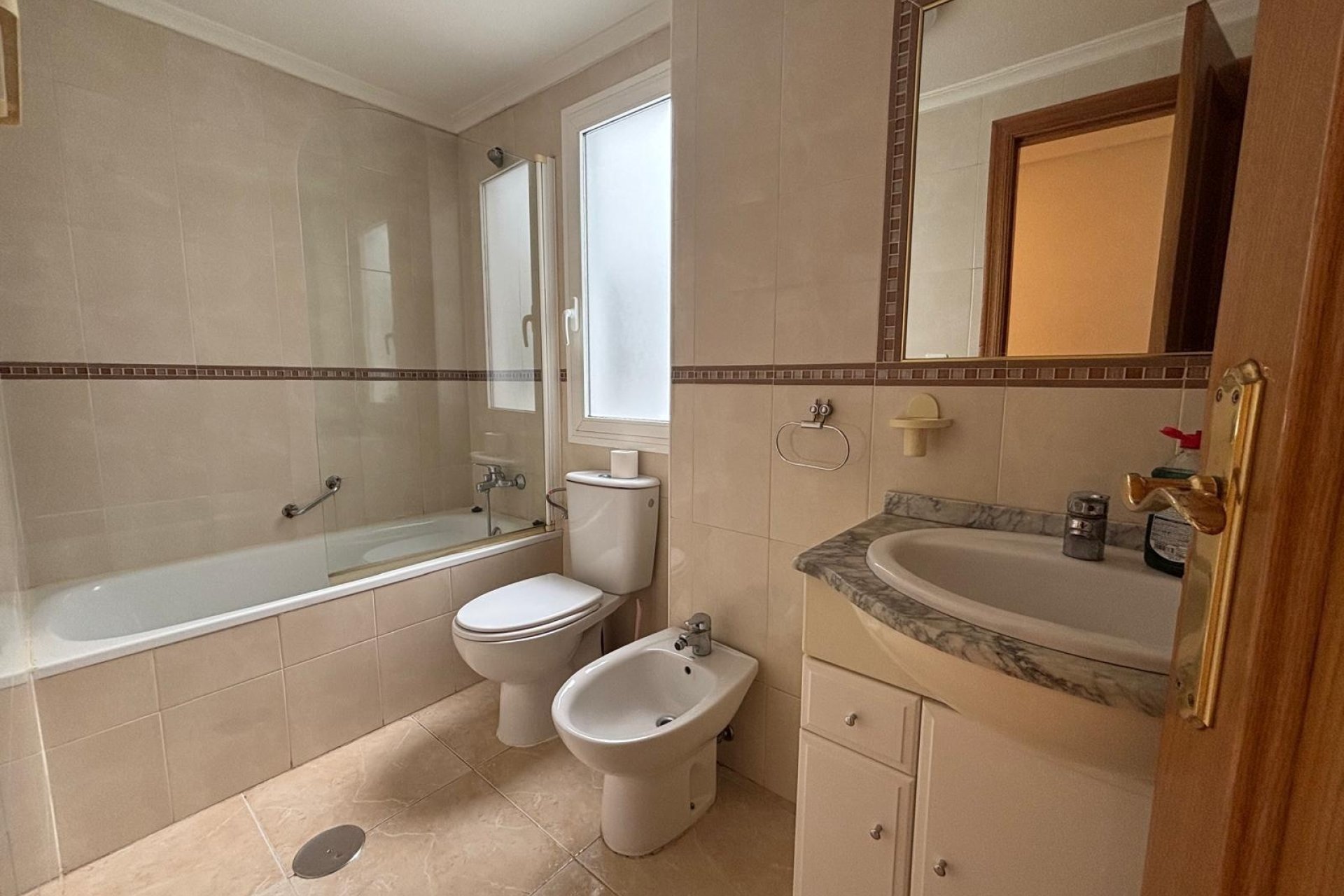 Reventa - Apartamento -
Torrevieja - Centro