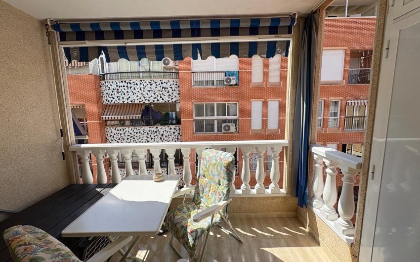 Reventa - Apartamento -
Torrevieja - Centro