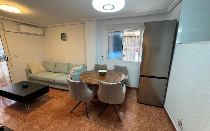 Reventa - Apartamento -
Torrevieja - Centro