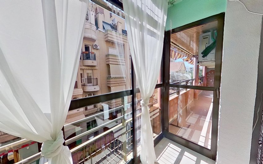 Reventa - Apartamento -
Torrevieja - Centro