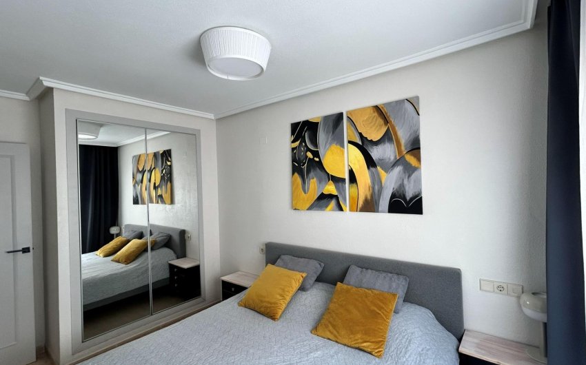 Reventa - Apartamento -
Torrevieja - Centro