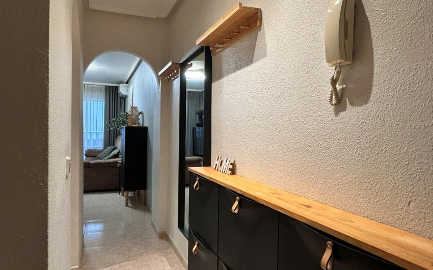 Reventa - Apartamento -
Torrevieja - Centro