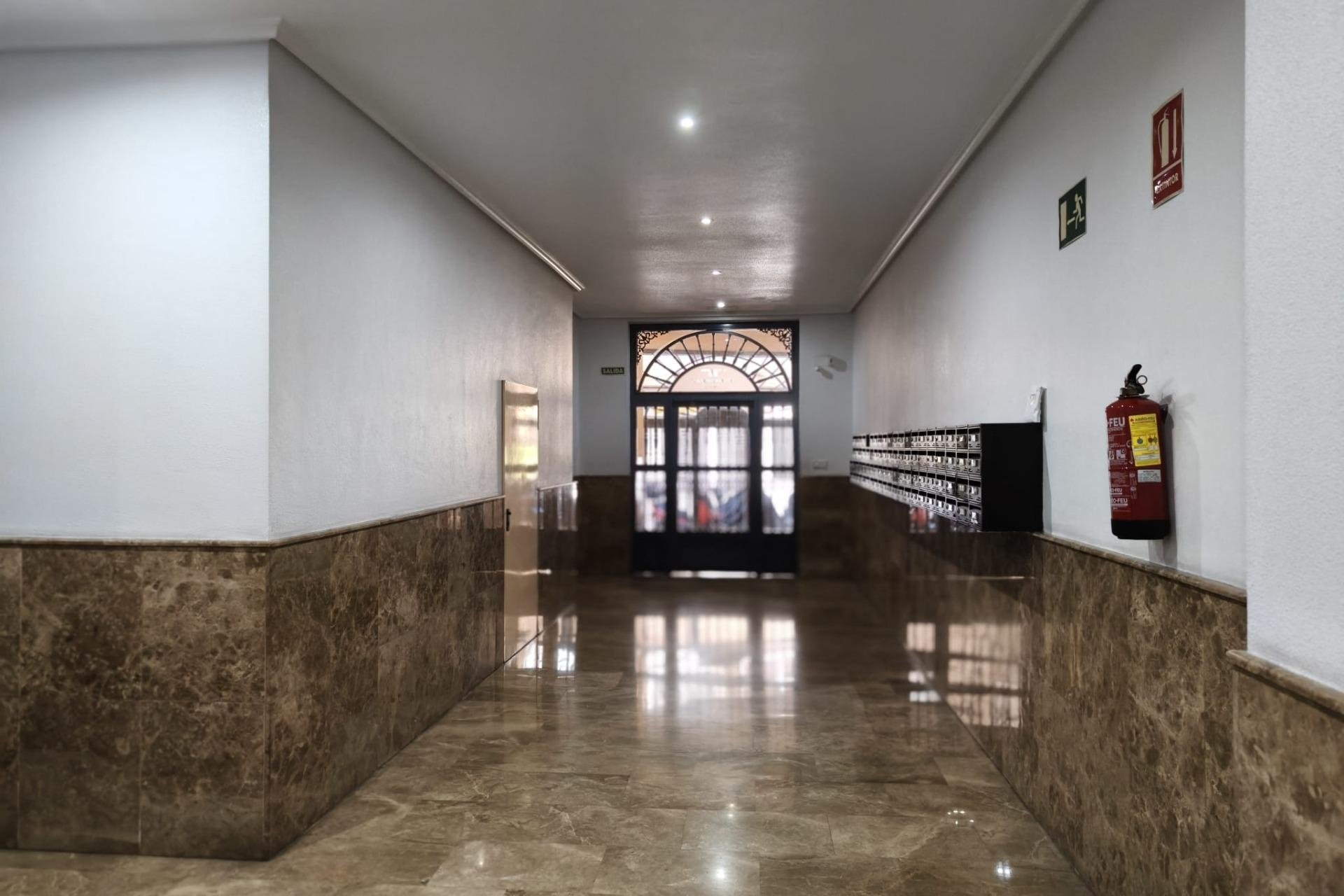 Reventa - Apartamento -
Torrevieja - Centro