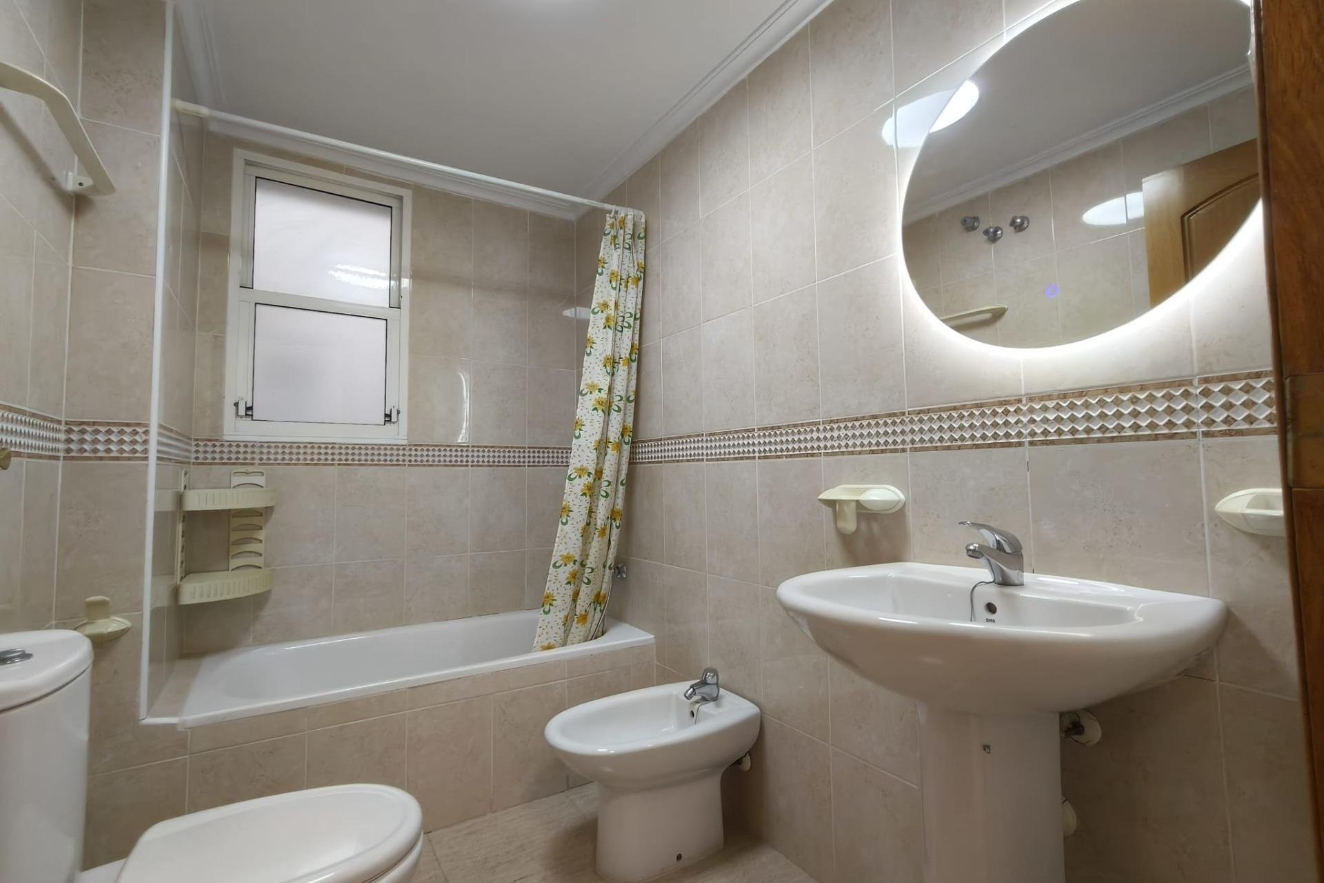 Reventa - Apartamento -
Torrevieja - Centro