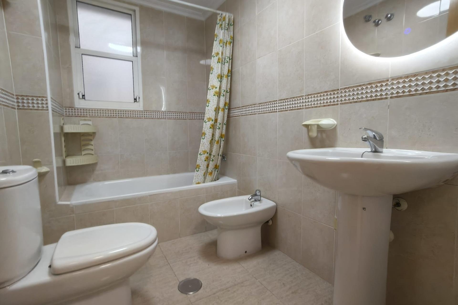 Reventa - Apartamento -
Torrevieja - Centro