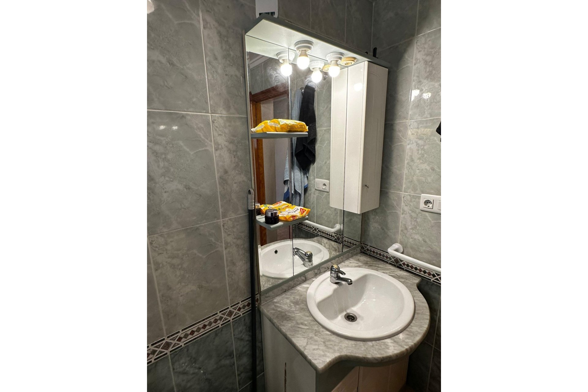 Reventa - Apartamento -
Torrevieja - Centro