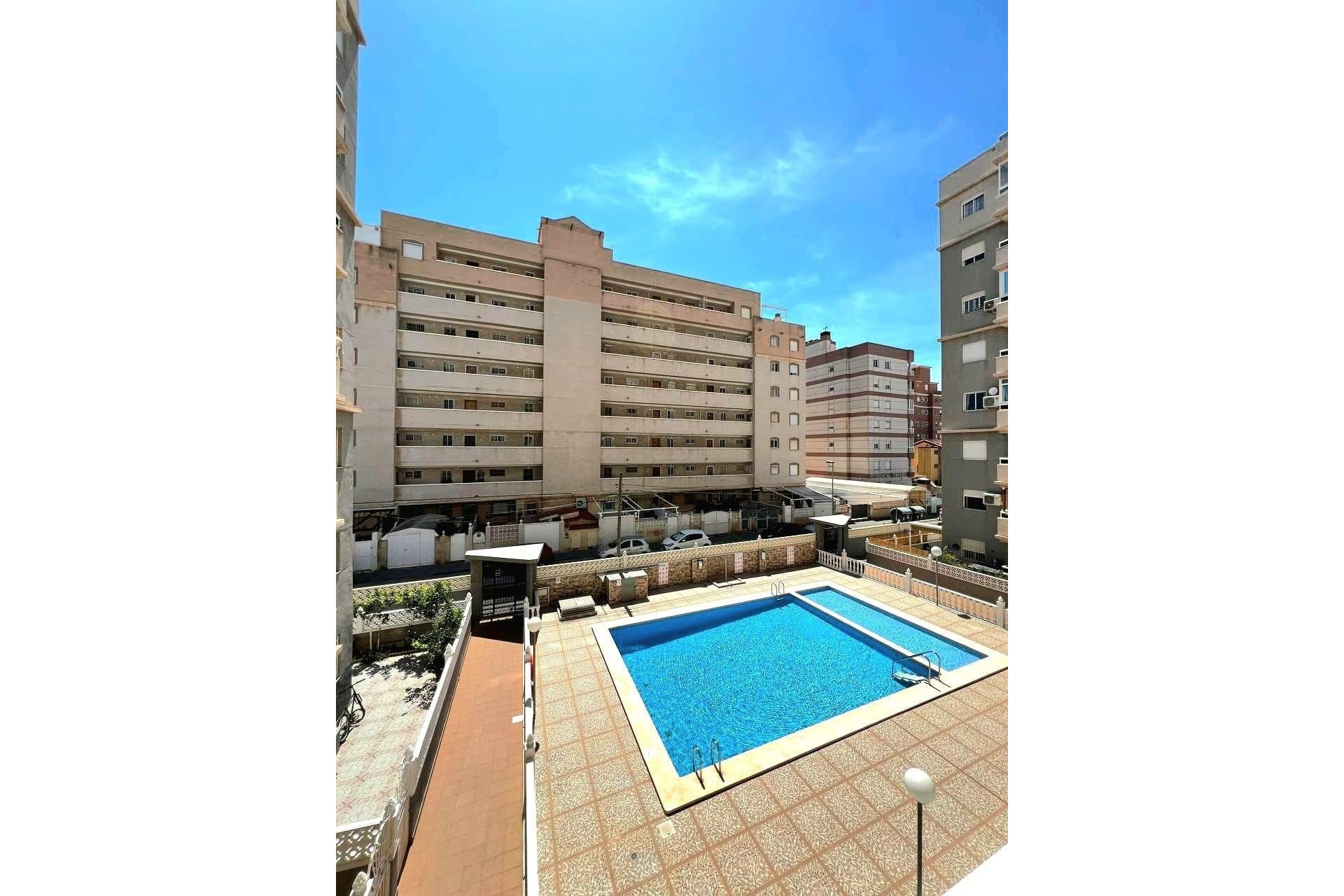Reventa - Apartamento -
Torrevieja - Playa del Cura