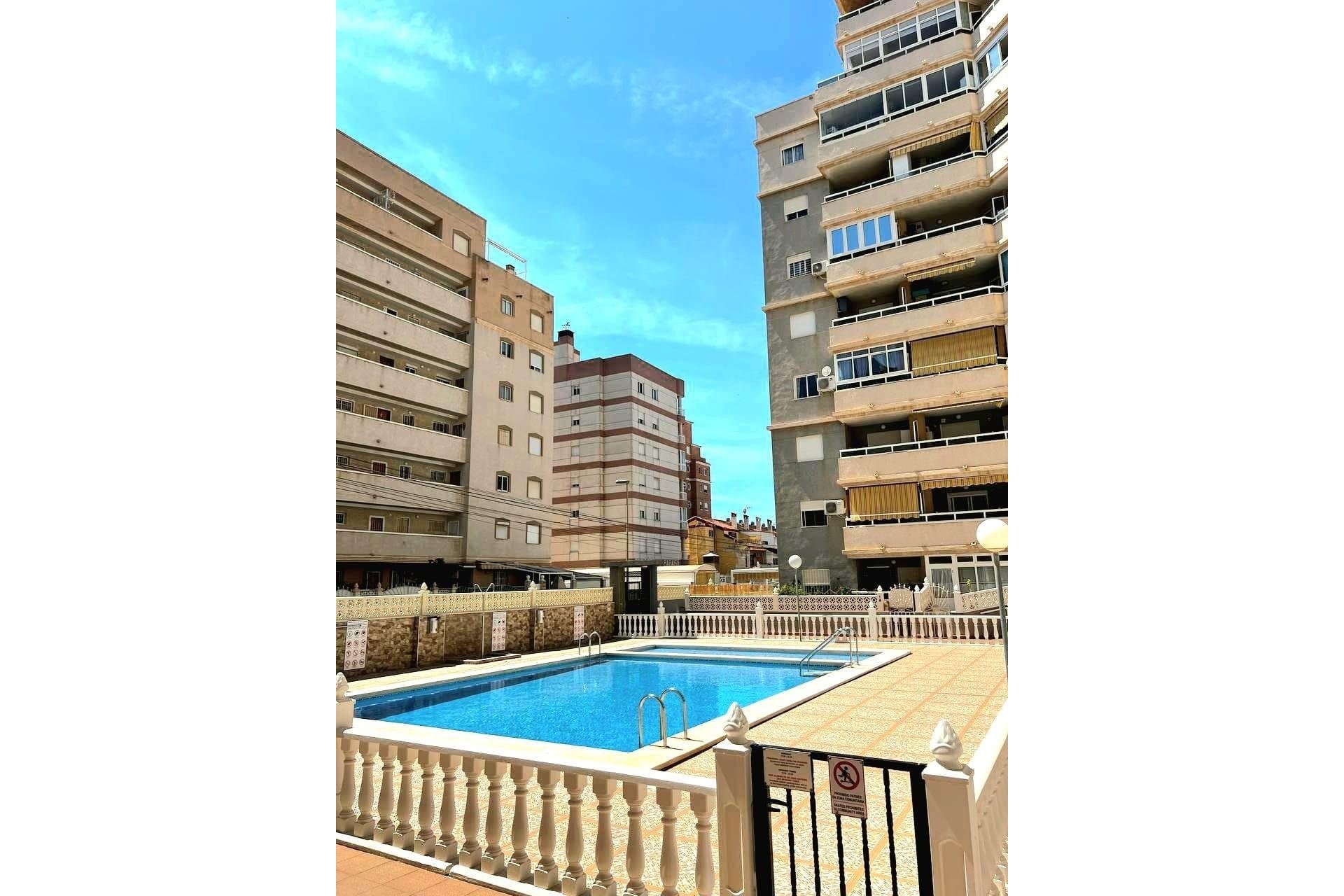Reventa - Apartamento -
Torrevieja - Playa del Cura