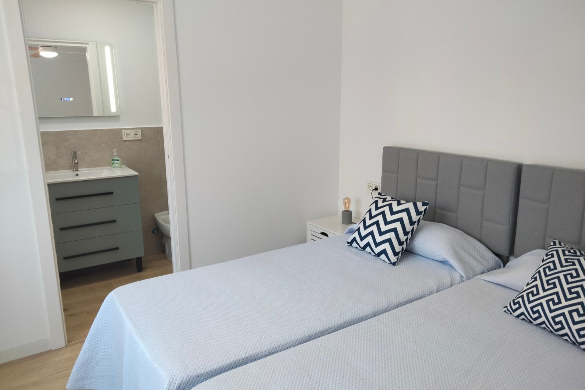 Reventa - Apartment -
Aguilas - Center