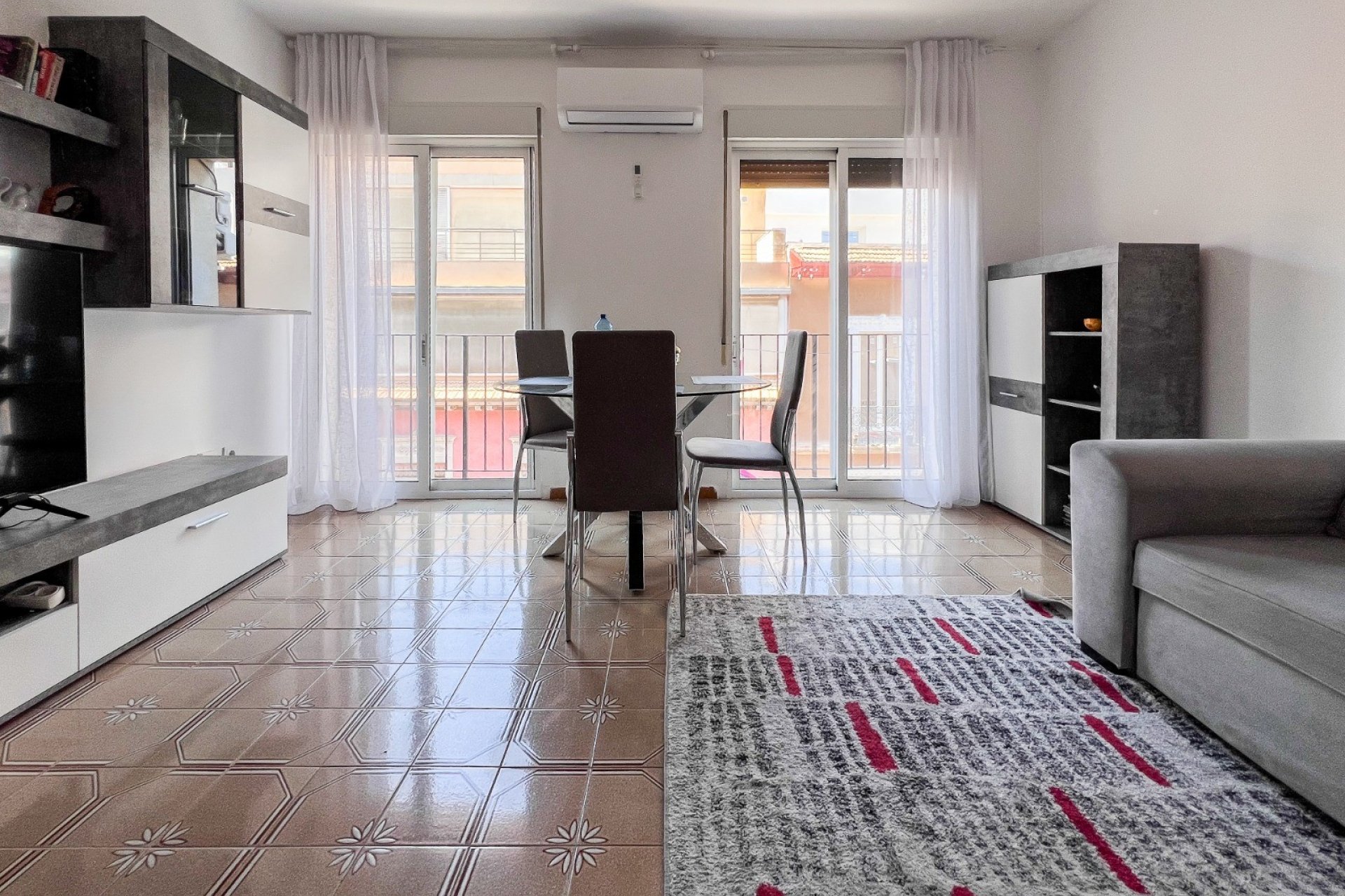 Reventa - Apartment -
Alicante - Center