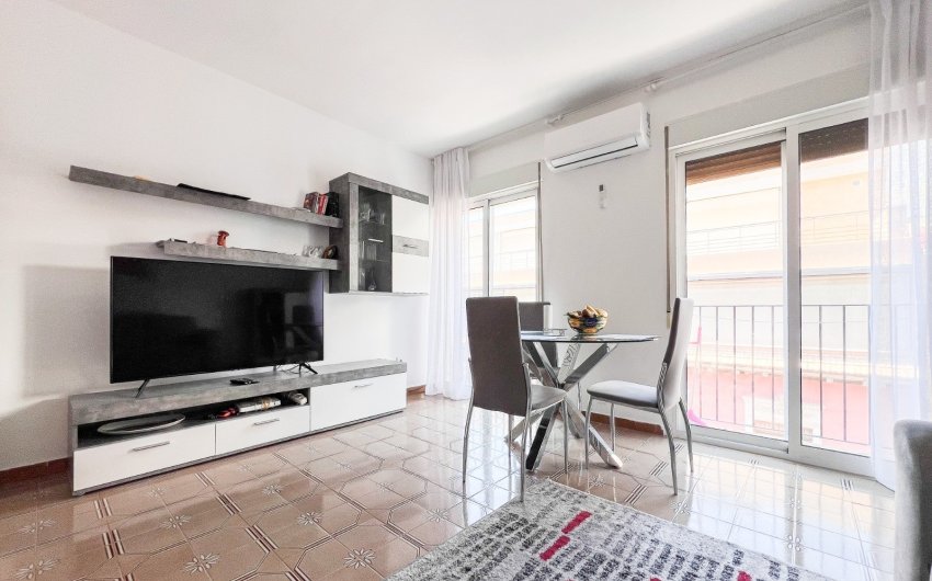 Reventa - Apartment -
Alicante - Center