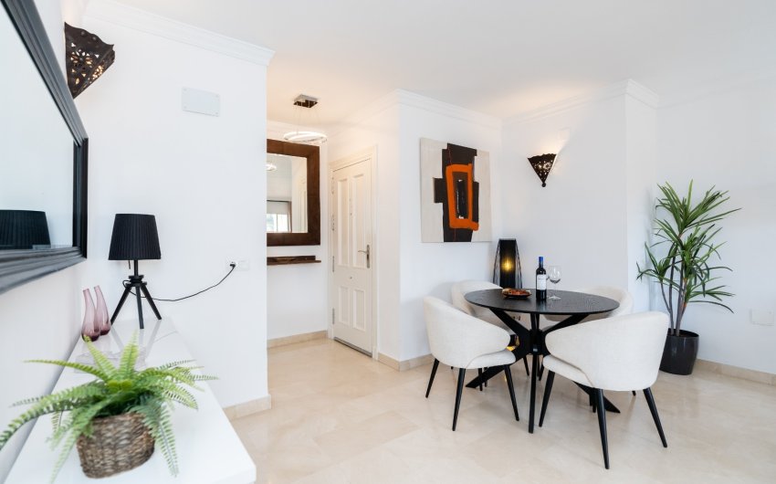 Reventa - Apartment -
Benahavis - La Quinta