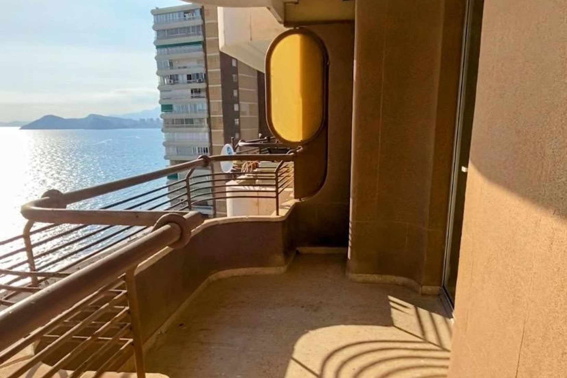 Reventa - Apartment -
Benidorm - 1ª Linea De Playa