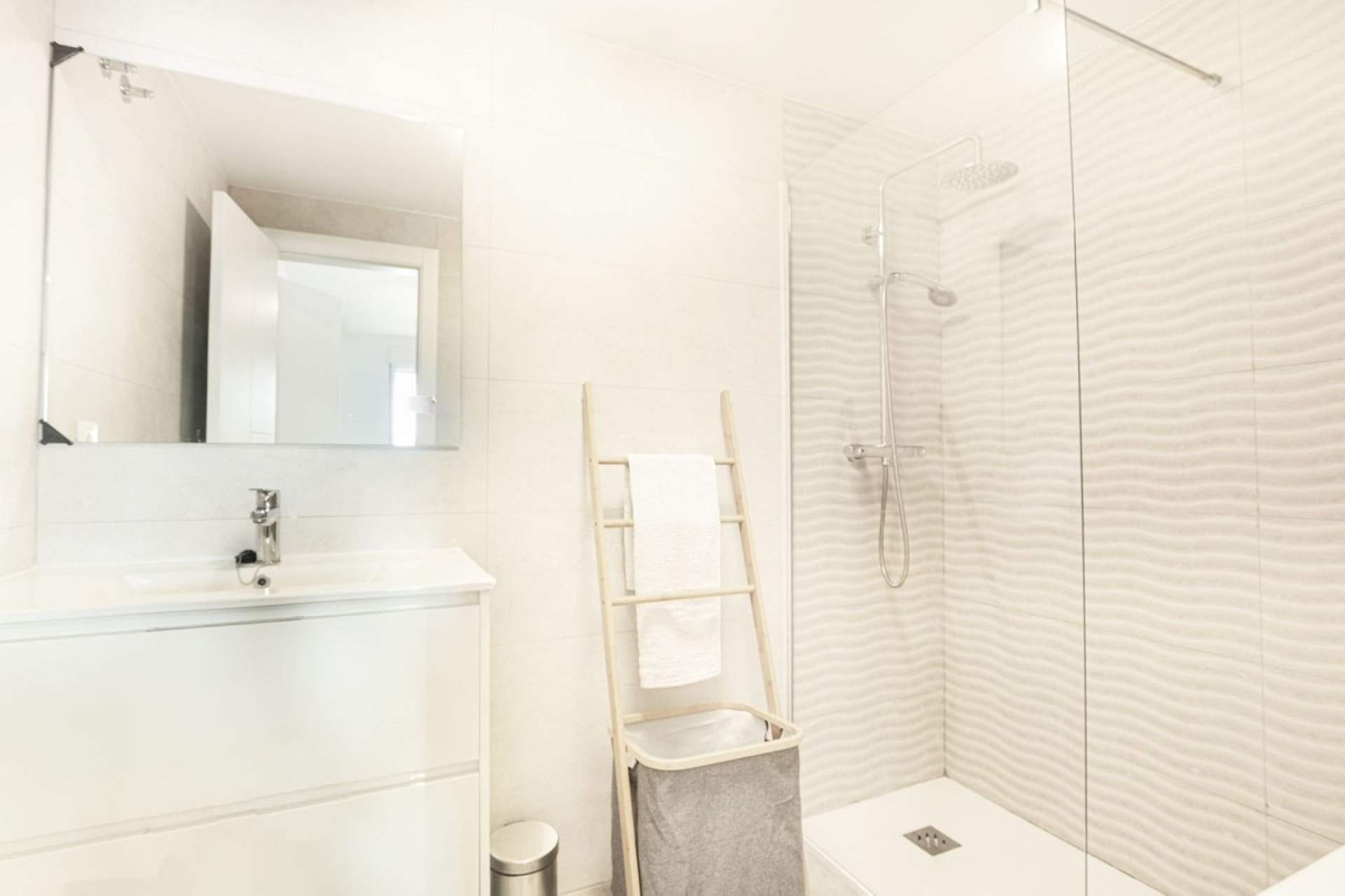 Reventa - Apartment -
Doña Julia - Inland