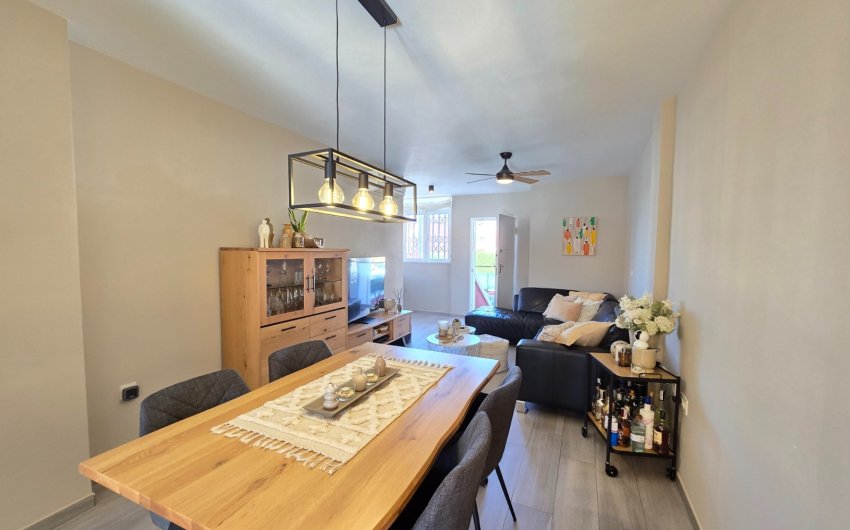 Reventa - Apartment / Flat * -
Orihuela Costa * - Los Altos *