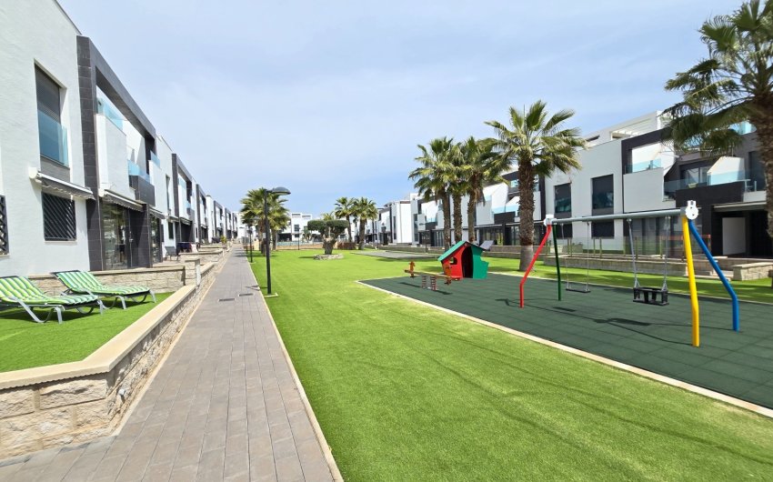 Reventa - Apartment / Flat * -
Orihuela Costa * - Punta Prima *